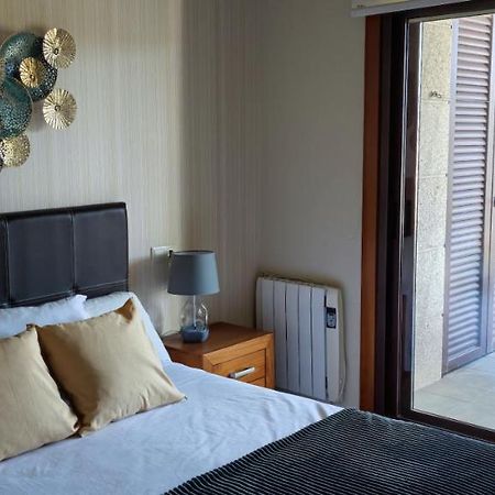Acogedor Apartamento Con Terraza En Portonovo Luaran gambar