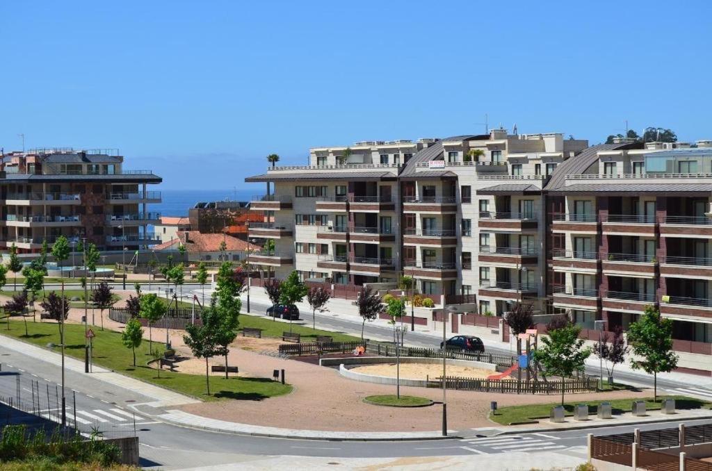 Acogedor Apartamento Con Terraza En Portonovo Luaran gambar